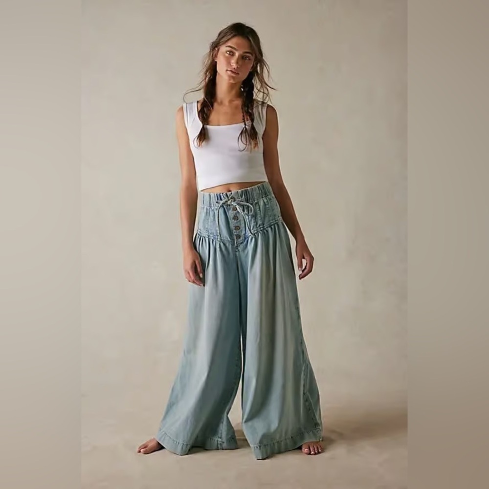 Free People Forget Me Knot Jeans Size Large NWT